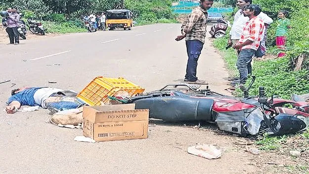 రోడ్డు ప్రమాదంలో ఒకరి మృతి