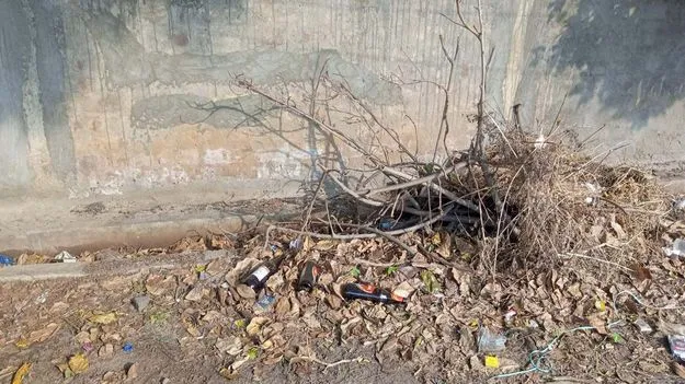 మందుబాబుల ఆగడాలు