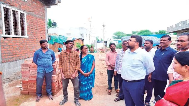 నిబంధనల ప్రకారం ఇందిరమ్మ ఇళ్లు