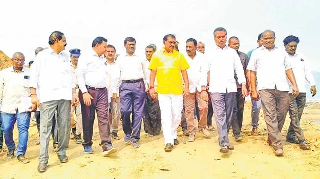  Nimmala Ramanaidu: రాష్ట్రాన్ని ఊడ్చేసి చిల్లికుండ చేతికి.. అయినా పనులు చేస్తున్నాం