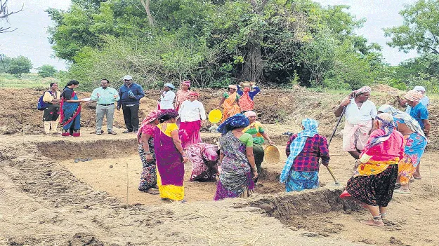 మొక్కలు సిద్ధం చేసుకోవాలి : ఏడీఆర్‌డీవో 