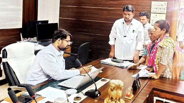 ప్రజా సమస్యలపై నిర్లక్ష్యం వద్దు