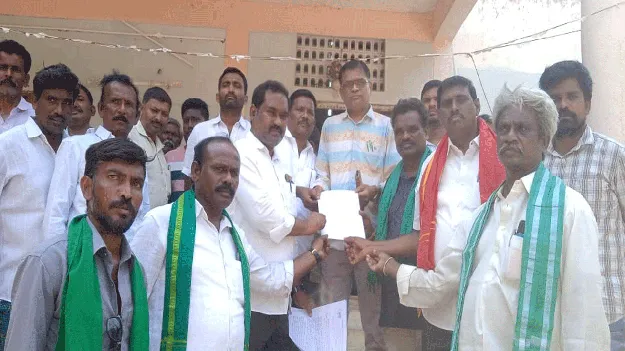 ఆలయ భూములను ఎలా కట్టబెడతారు?