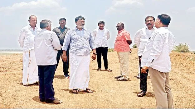 సిద్ధాపురం చెరువును పరిశీలించిన ఎమ్మెల్యే బుడ్డా