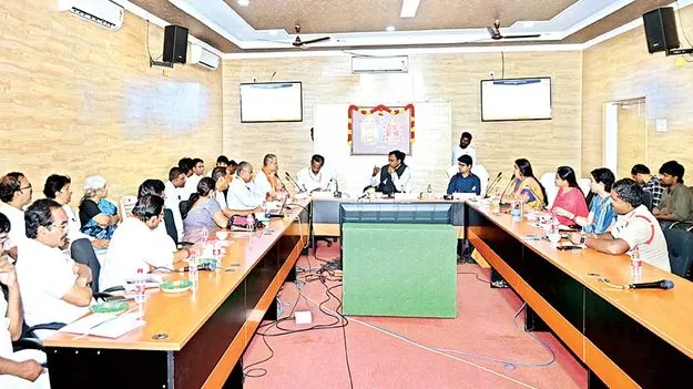 షెడ్యూల్డ్‌ కులాల ఉద్యోగులపె ౖజాతీయ కమిషన్‌ కార్యదర్శి సమీక్ష