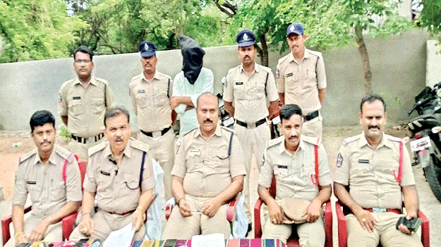 హత్యకేసులోగుంతకల్లు ఎమ్మెల్యే సోదరుడి అరెస్ట్‌