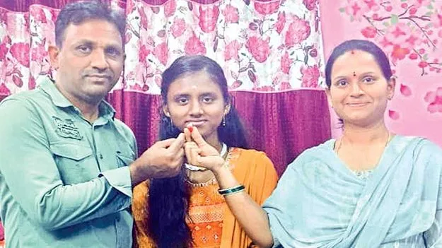 సీబీఎస్‌ఈ ఫలితాల్లో స్టేట్‌ టాపర్‌గా పత్తికొండ విద్యార్థిని 