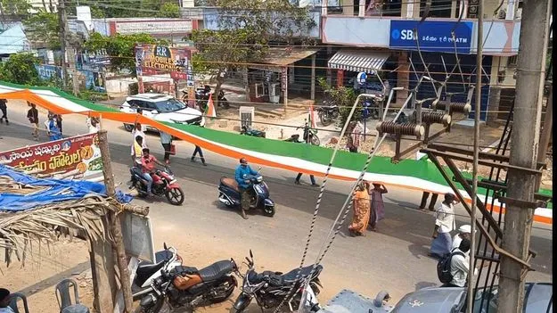 సైనికులకు సంఘీభావంగా తిరంగా ర్యాలీ