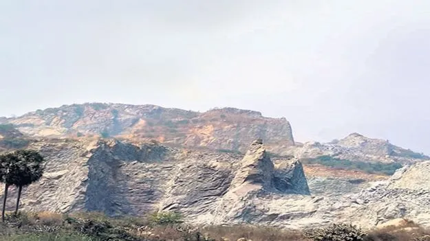 కొండలా రాయల్టీ బకాయిలు