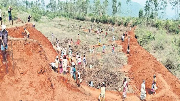 ఉపాధి శ్రామికులకు  అరకొర చెల్లింపులు