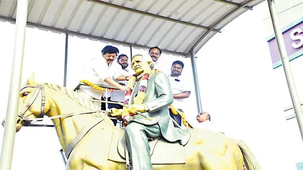 మన దైవం కాటన్‌ 