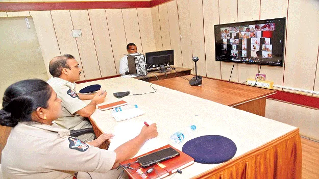 Check crime with e-beat ఈ-బీట్‌తో నేరాలకు చెక్‌