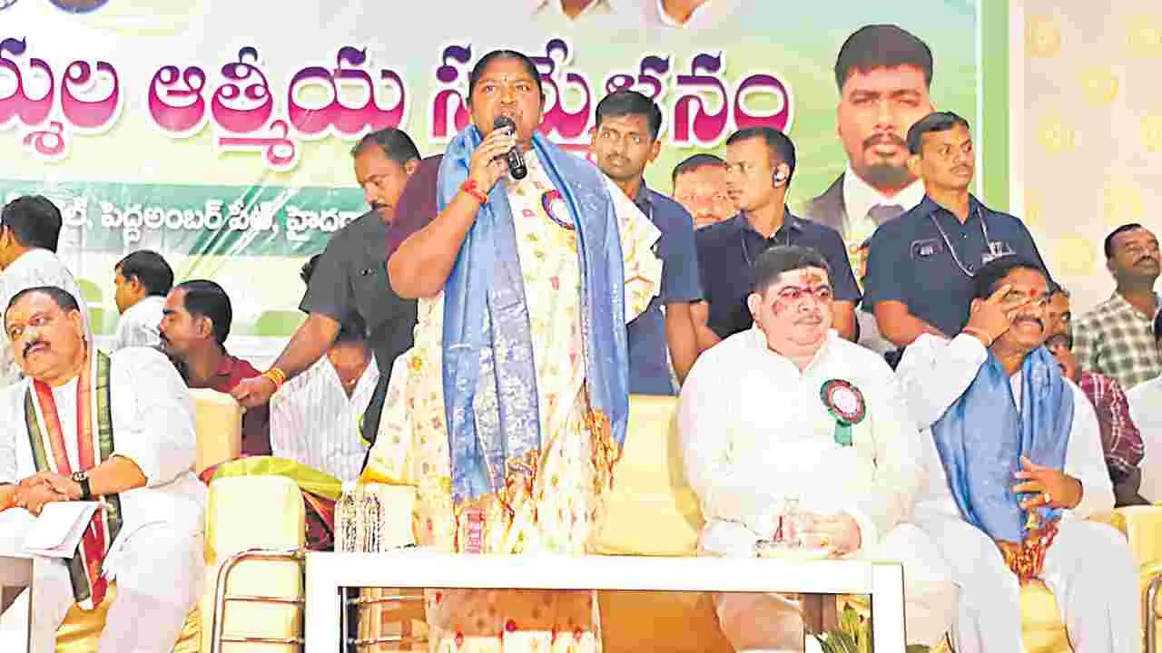 Seethakka: ప్రజా ప్రభుత్వానికి మంచి పేరు తీసుకురావాలి