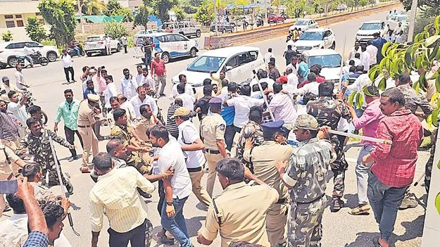 Sircilla: సిరిసిల్లలో కాంగ్రెస్‌ X బీఆర్‌ఎస్‌