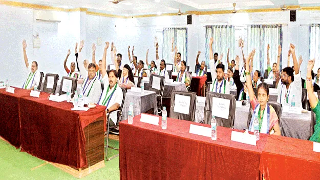 అవిశ్వాసమే నెగ్గింది