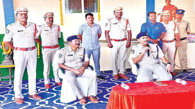 Field duties are active క్షేత్రస్థాయి విధులే క్రియాశీలకం