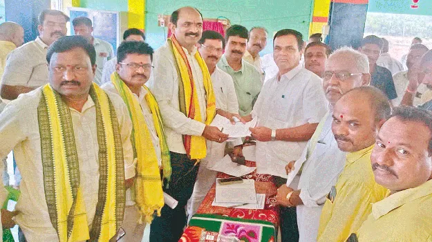  ప్రభుత్వ కార్యక్రమాలను ప్రజల్లోకి తీసుకెళ్లండి