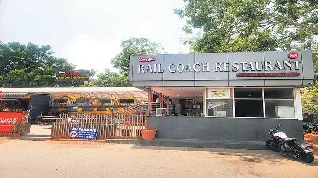 నిబంధనల ట్రాక్‌ తప్పారు!