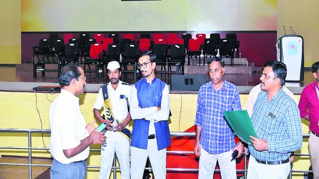 COLLECTOR: గవర్నర్‌ పర్యటనకు సర్వం సిద్ధం : కలక్టర్‌