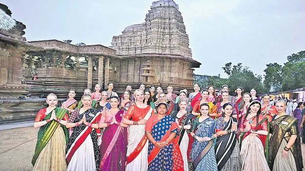 Ramappa Temple: 800 ఏళ్ల క్రితం నాటి శిల్పానికి హైహీల్సా!