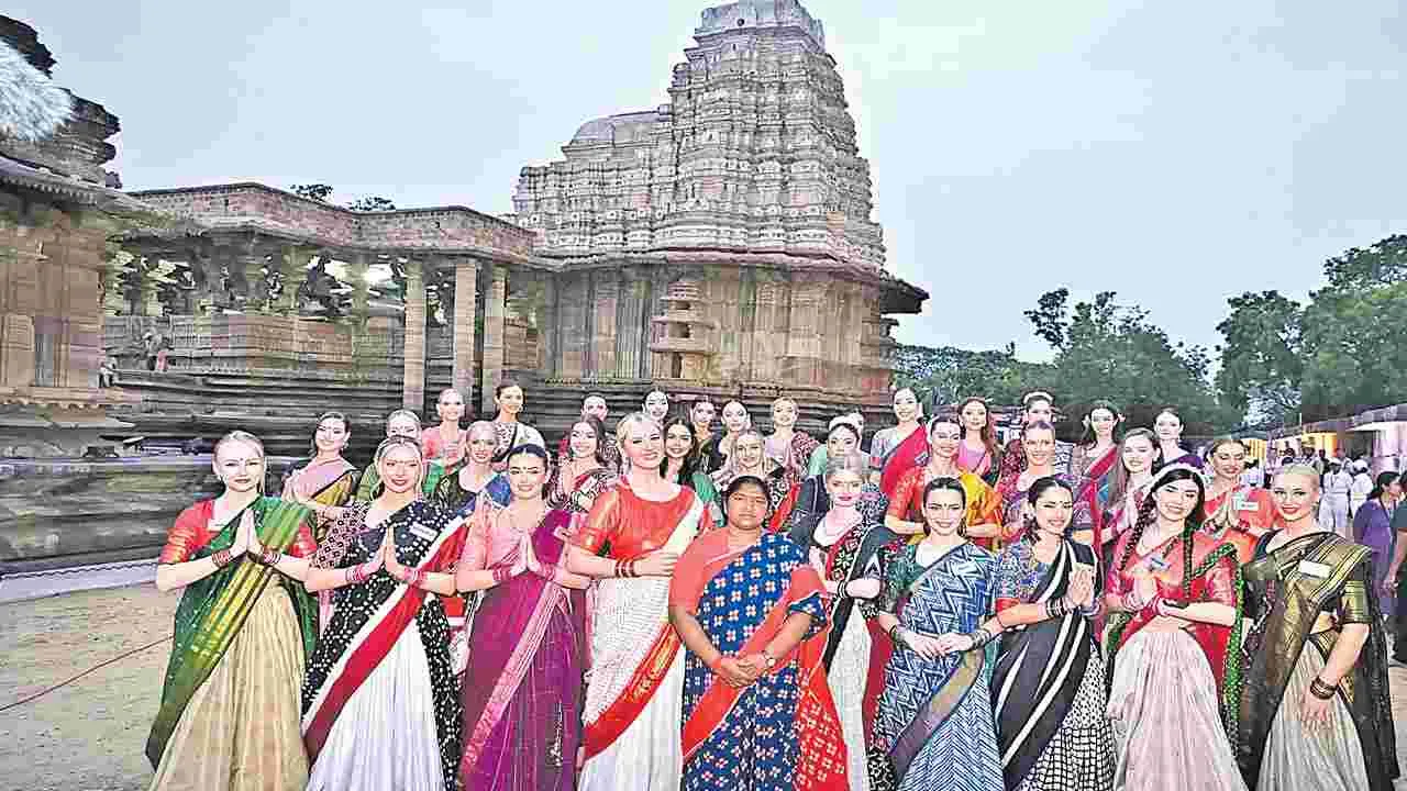 Ramappa Temple: 800 ఏళ్ల క్రితం నాటి శిల్పానికి  హైహీల్సా!