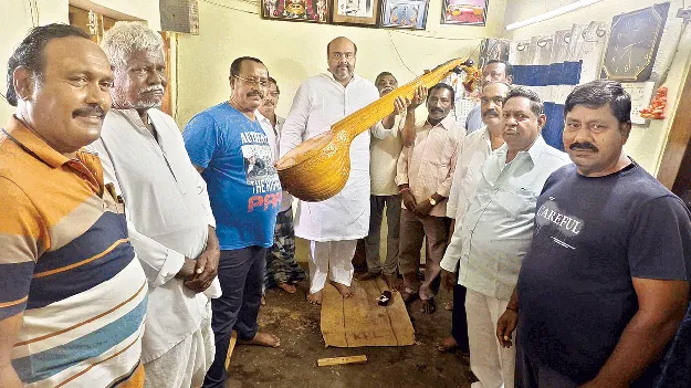 అయోధ్యకు బొబ్బిలి వీణ 