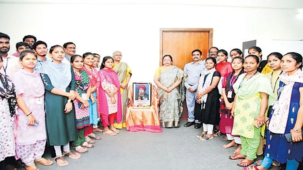 ఆదర్శనీయుడు వీరేశలింగం