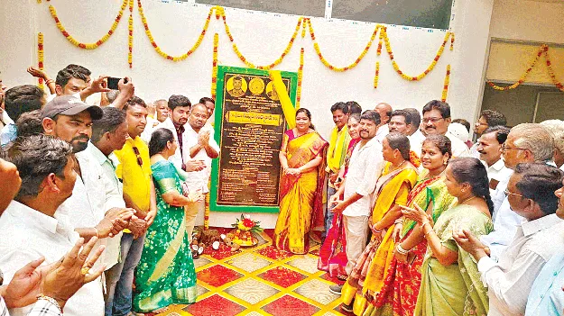 ఎళ్లవేళలా సేవ చేస్తా