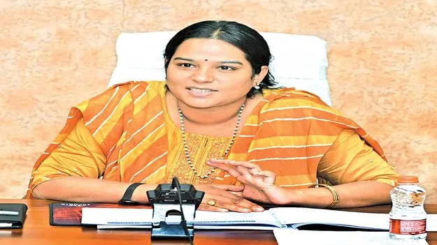 ప్రగతి కార్డులను అందజేయండి