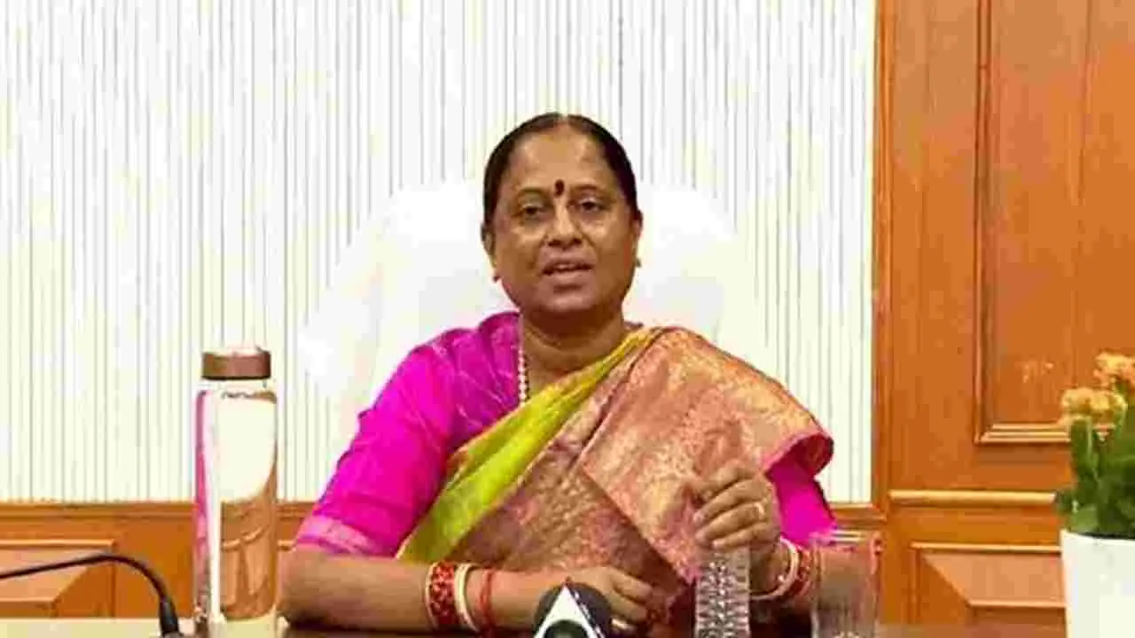 Konda Surekha: అటవీ చట్టాల పేరిట గిరిజనుల్ని ఇబ్బంది పెట్టొద్దు: కొండా సురేఖ