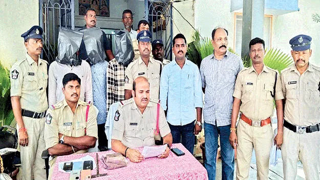 క్షణికావేశంలో ఇనుపరాడ్డుతో కొట్టి హత్య