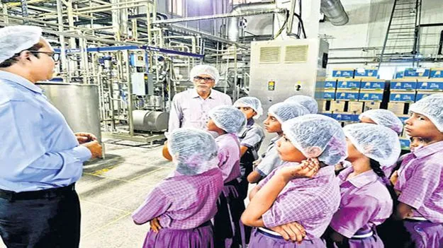 విద్యార్థులకు ఎక్స్‌పోజర్‌ విజిట్స్‌