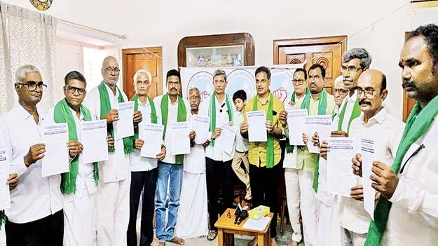 సీమపై ప్రభుత్వ వైఖరిని ఎండగడతాం