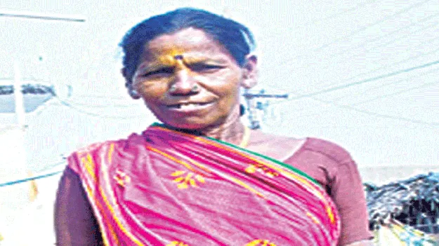  సంతోషంగా తిరిగాడి.. అంతలోనే కుప్పకూలి