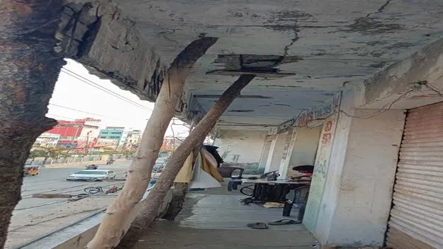 శిథిలావస్థలో