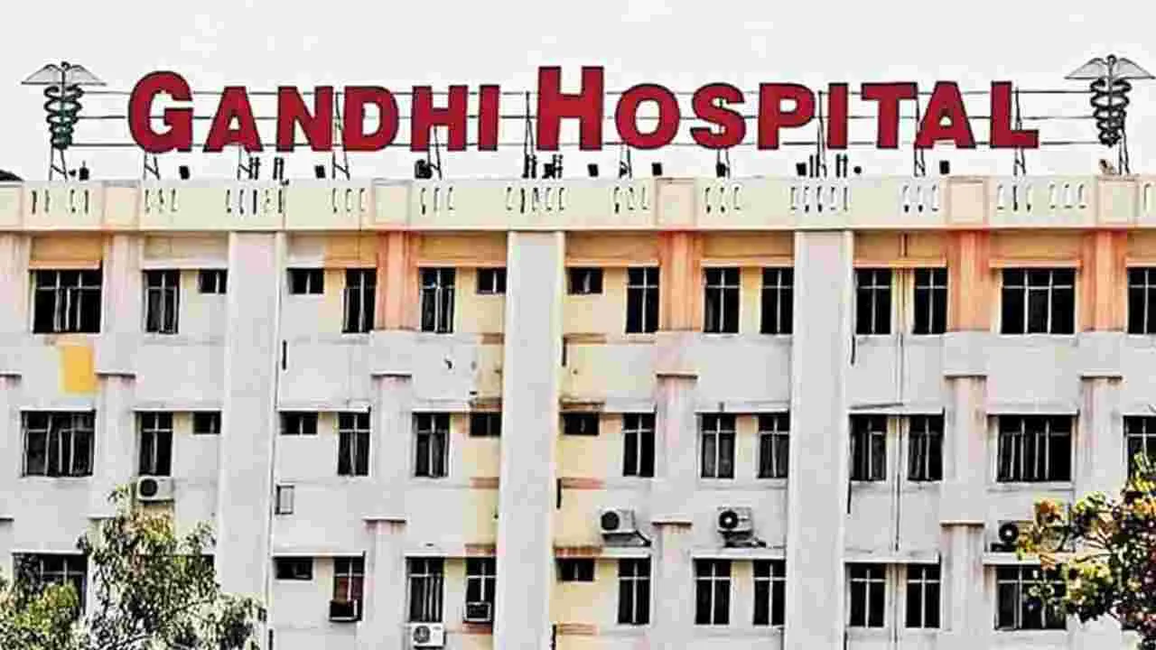Gandhi Hospital: గాంధీ ఆస్పత్రిలో 60 పడకలతో కొవిడ్‌ సెంటర్‌