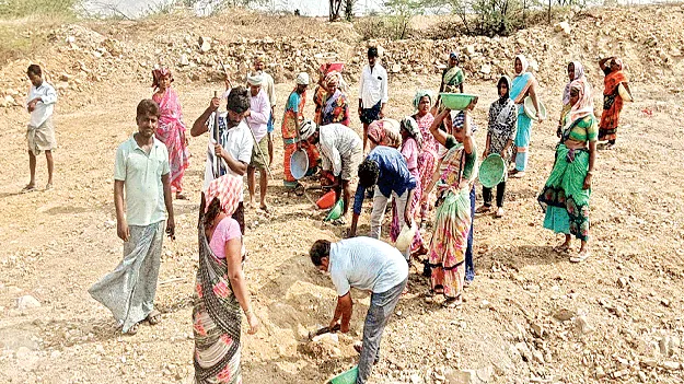 ఐరిష్‌, లైవ్‌   మస్టర్‌తో ఇబ్బందులు