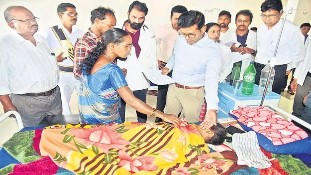 వైద్య సేవల్లో నిర్లక్ష్యం వహిస్తే కఠిన చర్యలు