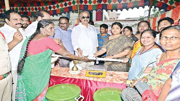 తడి, పొడి చెత్తను ఇంటి నుంచే వేరుచేయాలి