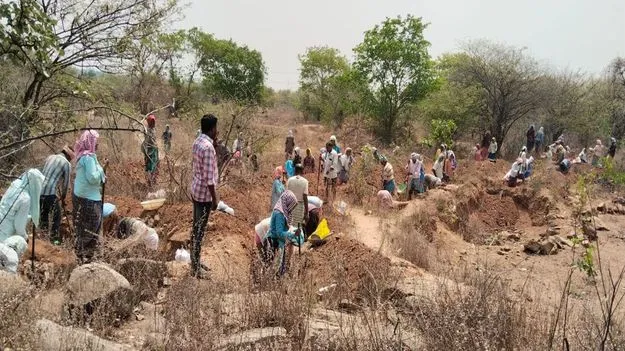 వేతన వెతలు..