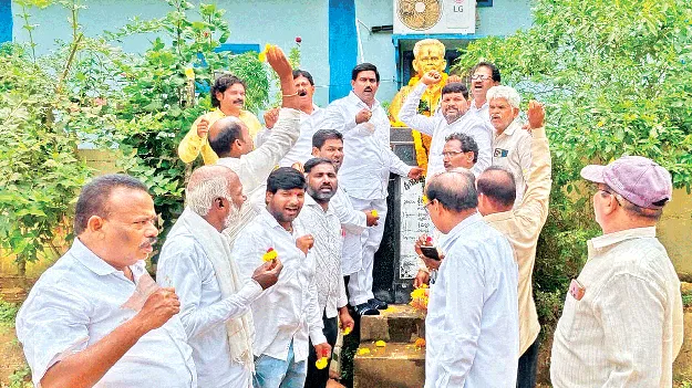 సర్దార్‌ సేవలు చిరస్మరణీయం 