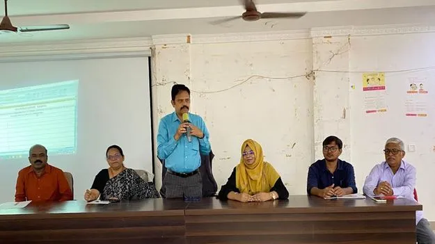  Karimnagar:  ప్రభుత్వ ఆసుపత్రుల్లో కాన్పులు జరిగేలా ప్రోత్సహించాలి