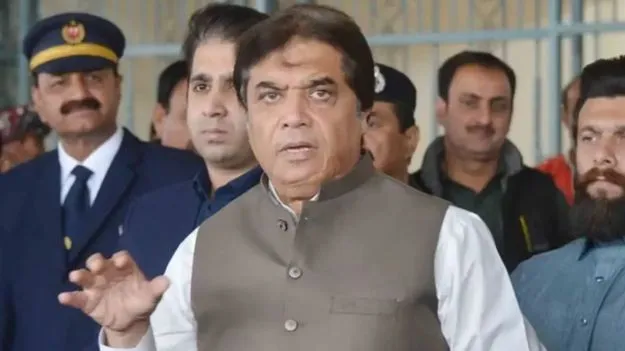Hanif Abbasi Threatens India: 130 అణుమిసైళ్లను భారత్‌ వైపు గురిపెట్టి రెడీగా ఉంచాం: పాక్ మంత్రి