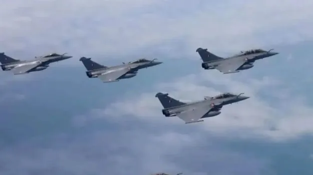 IAF Air Exercise NOTAM Issued: సరిహద్దు వెంబడి భారీ వైమానిక ఎక్సర్‌సైజ్.. నోటీసు విడుదల చేసిన కేంద్రం