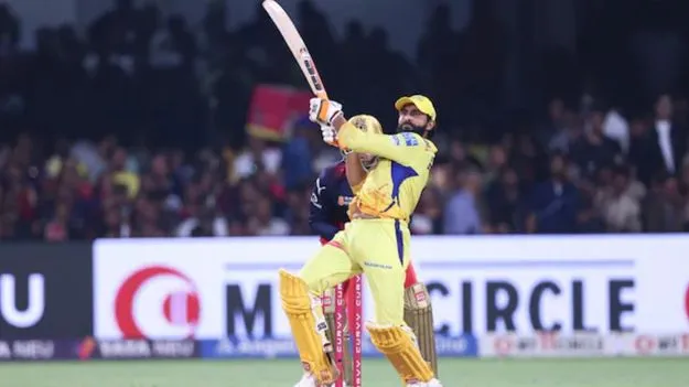 Ravindra Jadega Big Six: ఆర్సీబీ వర్సెస్ సీఎస్‌కే మ్యాచ్‌లో అద్భుతం..  సిక్స్ అంటే ఇదీ.. 