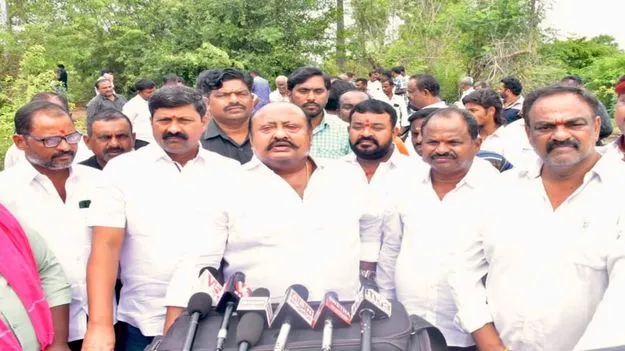 కేసీఆర్‌ ఆదేశాలను పాటిస్తాం