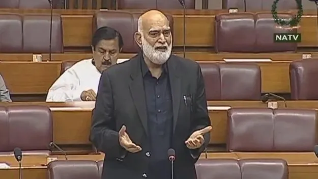 Pak Major Tahir Iqbals Emotional Plea: భారత్‌తో ఉద్రిక్తతలు.. మనం పాపులం అంటూ జాతీయ అసెంబ్లీలో పాక్ నేత కన్నీరు   