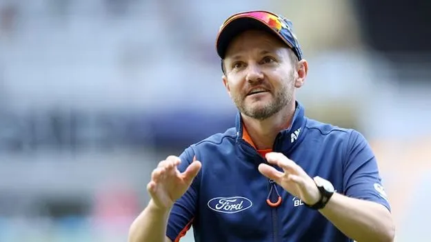 పాక్‌ చీఫ్‌ కోచ్‌గా మైక్‌ హెస్సన్‌ 