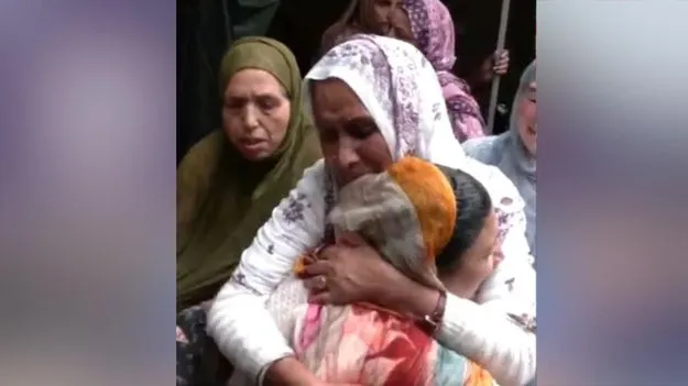 Pakistan Shelling: జమ్మూకశ్మీర్‌లో పాక్ ఆర్టిలరీ దాడులు.. స్థానిక మహిళ మృతి