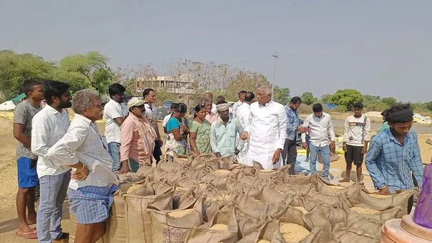 ధాన్యం కొనుగోళ్లలో రైతులకు అన్యాయం